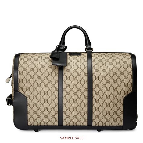 trousse gg supreme gucci doppia zip|gg supreme duffle bag.